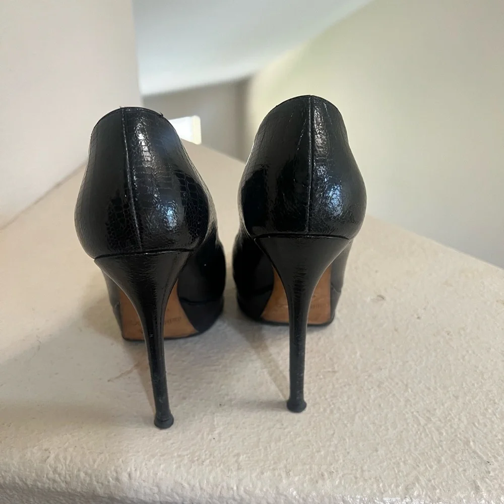 Jimmy Choo Black Python Leather Open toes‎ heels Pumps . Size 37.5 US 7.5